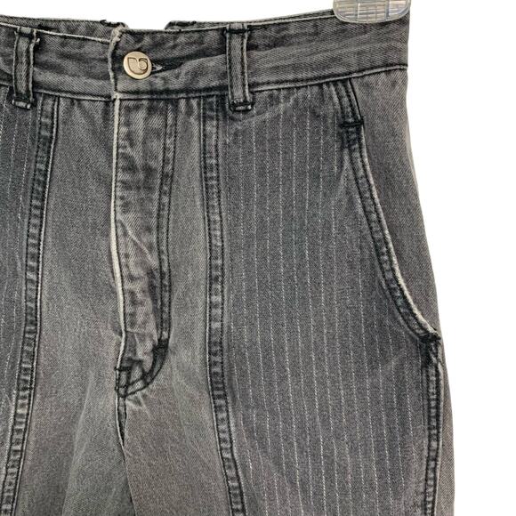 Union Bay Sportswear LTD. Vintage Women's Gray Stripe Fray Long Shorts Size 25 - Picture 6 of 6